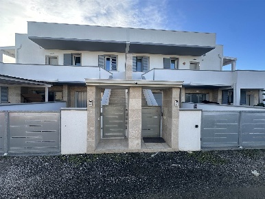 Foto Appartamento a Cecina Marina di Cecina di 100 m² con 5 locali