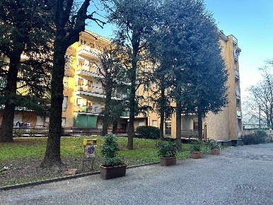 Foto Appartamento in VIA MONTE GRAPPA  19, Agrate Brianza Centro di 93 m²