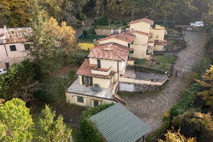 Foto Casa indipendente a San Casciano in Val di Pesa di 118 m² con 8 locali