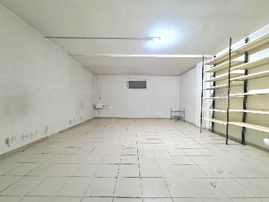 Foto Garage in Vico I Don Francesco Gigante 7, Alberobello Centro di 35 m²