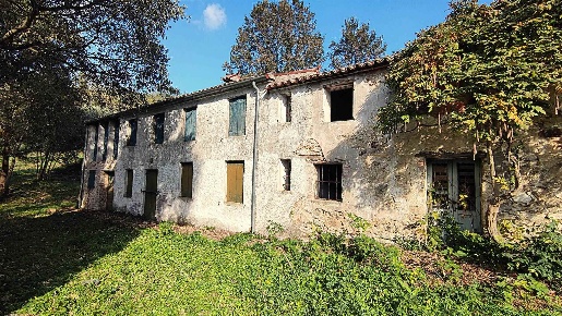 Foto Rustico a Cinto Euganeo di 298 m² con 11 locali in vendita