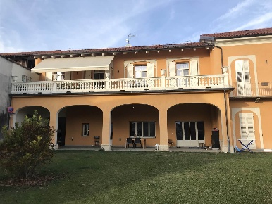 Foto Appartamento in piazza renato ruffinatti  13, Giaveno Centro di 240 m²