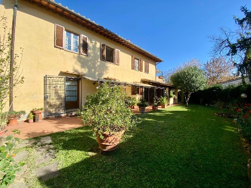 casa indipendente in vendita a Firenze in zona Legnaia