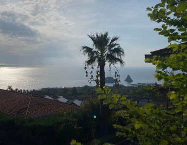 Foto Appartamento in Via Principi Riggio 8, Aci Catena Vambolieri di 110 m²