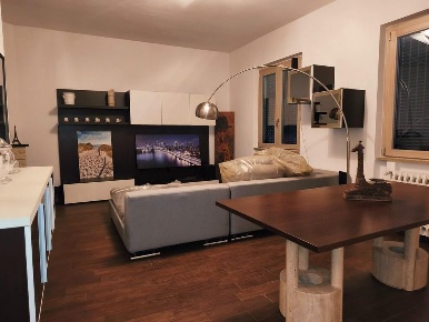 Foto Villa unifamiliare a Ameglia Centro di 180 m² con 5 locali in vendita