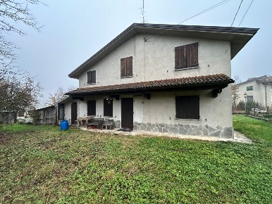 Foto Villa singola a Pianello Val Tidone di 140 m² con 4 locali in vendita