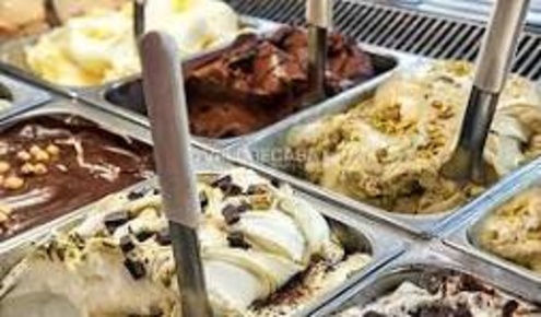 Foto Attività commerciale a Carrara Avenza di 40 m² con 2 locali in vendita