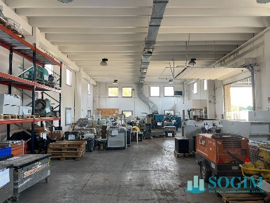 Foto Capannone industriale in via cassanese, Segrate di 999 m² in affitto