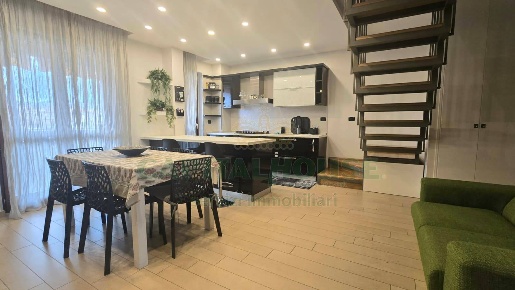 Foto Appartamento in Via Dante Alighieri, San Nicola la Strada di 156 m²