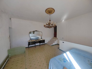 Foto Casa indipendente in via del Serrone, Castro dei Volsci di 380 m²