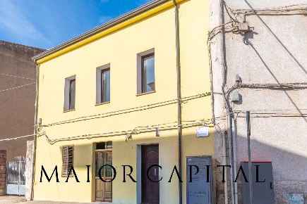 Foto Villa a schiera in Via Canalis, Tula di 140 m² con 4 locali in vendita