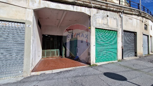 Foto Box in VIA MORSELLI, Genova Voltri di 14 m² con 1 locali in vendita