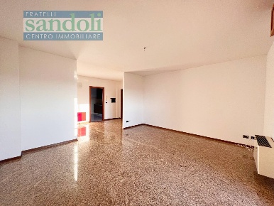 Foto Appartamento in via Pontinia, Vercelli Semicentro di 100 m² in affitto