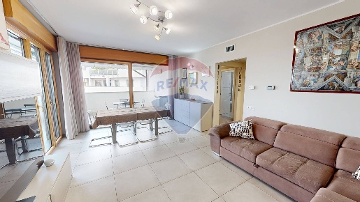 Foto Appartamento in via cristoforo colombo, Segrate Villaggio Ambrosiano