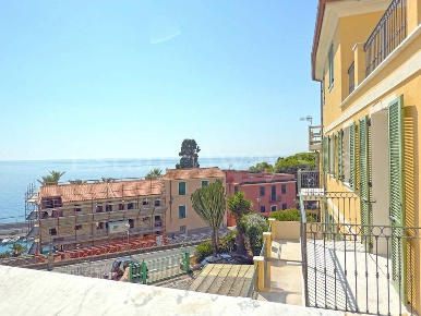 Foto Appartamento in Bordighera, Bordighera di 214 m² con 3 locali