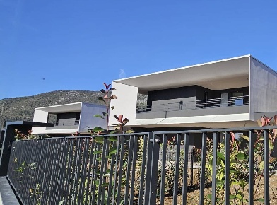 Foto Appartamento in VIA MARINI, Brescia Panoramica di 185 m² con 4 locali