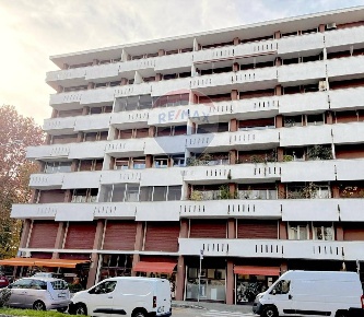 Foto Appartamento in Via Caviggioli, Novara Bicocca di 101 m² con 3 locali