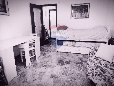 Foto Appartamento in Via San Girolamo Emiliani, Rapallo di 57 m² in vendita