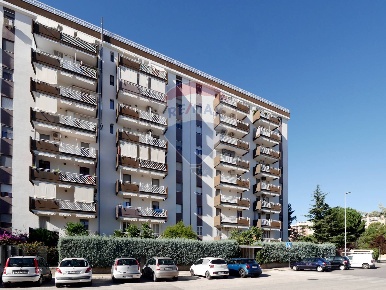 Foto Appartamento in Via Minervini, Bari Loseto di 60 m² con 2 locali