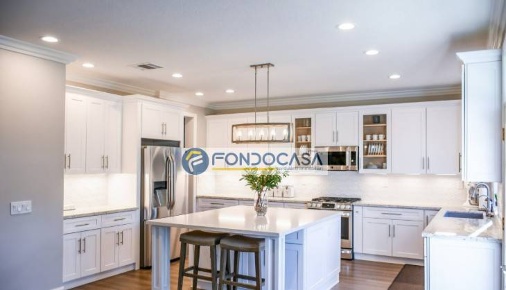 Foto Appartamento in Via Chiesa, Massa Centro di 165 m² con 7 locali