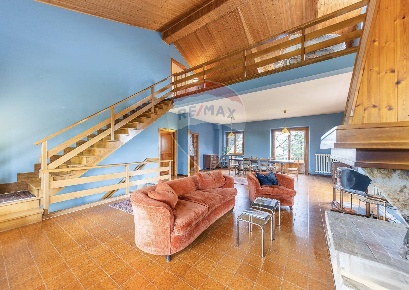 Foto Rustico in Via della Croce, Rieti di 290 m² con 12 locali in vendita