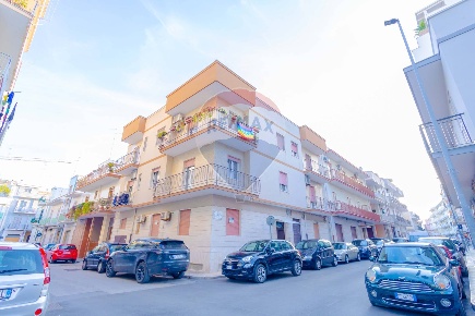 Foto Appartamento in Via Carrara, Bitonto Centro di 82 m² con 3 locali