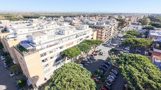 Foto Appartamento in Via Federico Paolini, Roma Ostia Levante di 92 m²