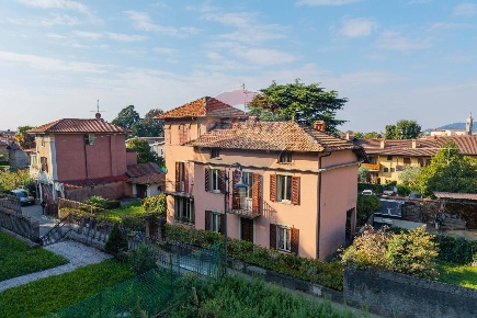 Foto Casa indipendente a Paladina di 276 m² con 5 locali in vendita