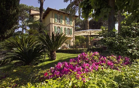 Foto Villa singola in via Anagnina, Grottaferrata Centro di 800 m²