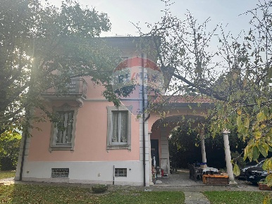 Foto Casa indipendente in Strada Provinciale 394DIR, Cittiglio Centro