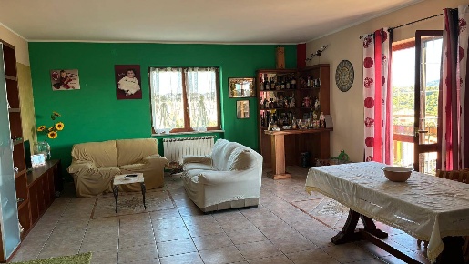Foto Appartamento in Via Enzo Marmorale, Paduli di 100 m² con 5 locali