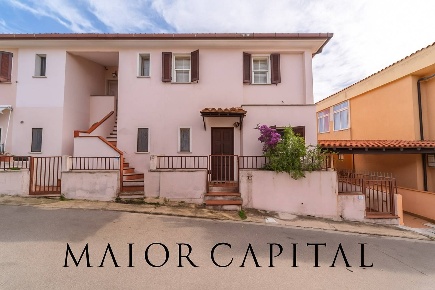 Foto Villa a schiera in Via Satta, Golfo Aranci di 200 m² con 9 locali