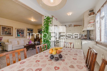 Foto Casa indipendente in Villorba, Villorba Lancenigo Villorba di 350 m²