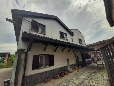 Foto Casa indipendente a Casal Cermelli di 130 m² con 5 locali in vendita