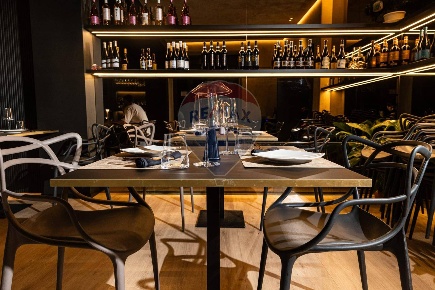 Foto Locale commerciale in via antonino di san giuliano, Catania di 95 m²