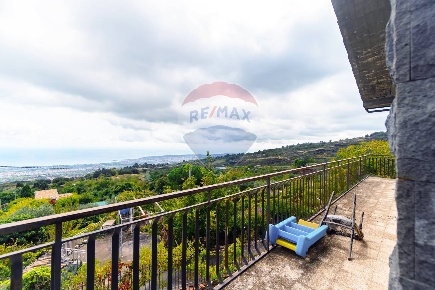 Foto Villa singola in Via Montargano, Mascali di 200 m² con 4 locali