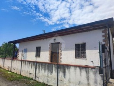 Foto Casa indipendente in VIA FARNETE, Minturno di 50 m² con 5 locali