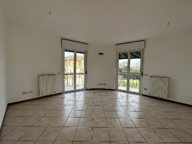 Foto Appartamento in Via Silvio Pellico 1, Arona Centro di 85 m² in affitto