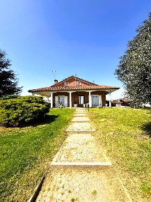 Foto Villa unifamiliare in Via alle scuole 0, Rivoli Tetti di 300 m²