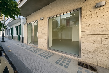 Foto Negozio in Via ROMA 210, Barcellona Pozzo di Gotto Centro di 100 m²