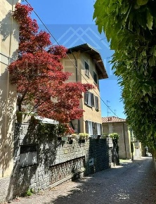 Foto Villa unifamiliare in sempione, Meina Centro di 320 m² con 10 locali