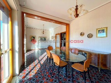 Foto Appartamento in Via Dei Combattenti 19, Paternò di 125 m² con 5 locali