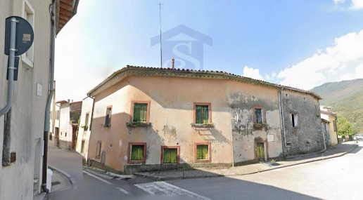 Foto Rustico in Lunga, Budoia Centro di 300 m² con 15 locali in vendita