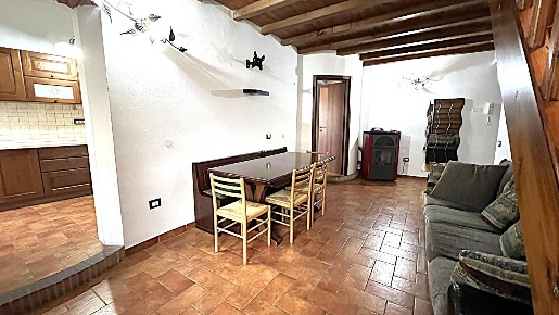 Foto Appartamento a Vicopisano Uliveto Terme di 65 m² con 3 locali