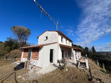 Foto Villa unifamiliare a Santa Maria a Monte di 200 m² con 9 locali