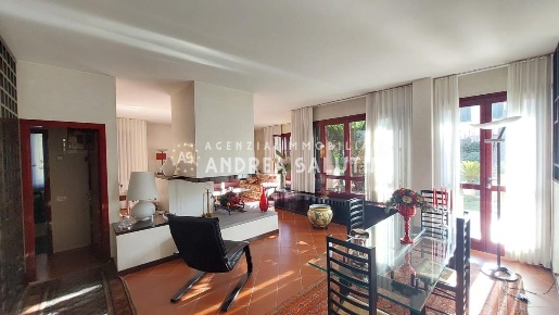 Foto Villa unifamiliare a Santa Croce sull'Arno Centro di 350 m² in vendita
