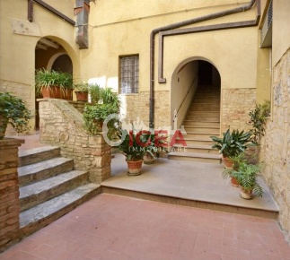 Foto Appartamento a San Gimignano Centro di 77 m² con 4 locali in vendita