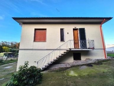 Foto Casa indipendente a Castelfranco di Sotto Galleno di 90 m² in vendita