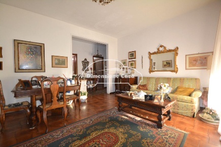 Foto Appartamento a Lucca Sant'Anna di 90 m² con 4 locali in vendita