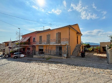 Foto Casa indipendente in VIA LARGO CROCE  10, Sessa Aurunca Corigliano